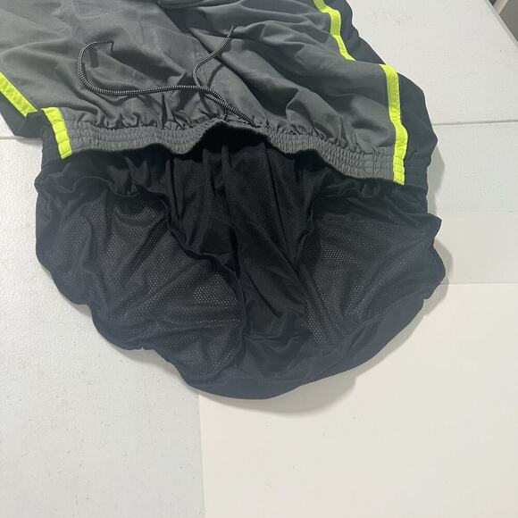 Nike Swim Trunks Men’s Size XL Gray Green Accents Lined Pockets Drawstring Waist - Picture 8 of 11